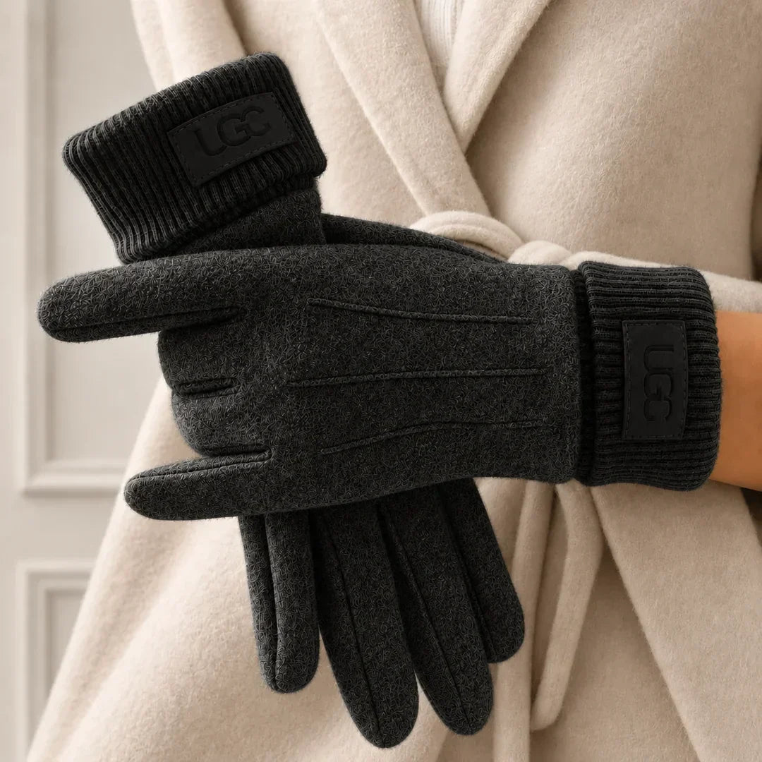 Plush-Lined Cashmere Blend Gloves with Touchscreen Fingertips