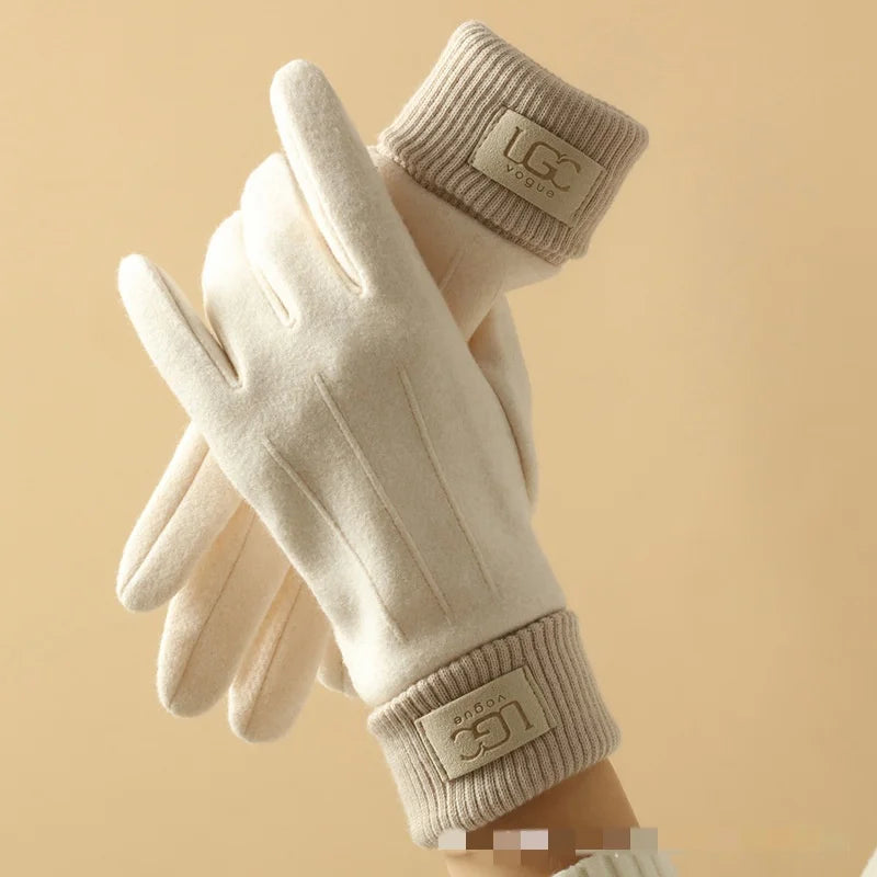 Plush-Lined Cashmere Blend Gloves with Touchscreen Fingertips